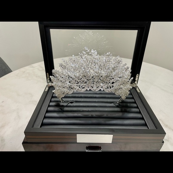 Bridal crown